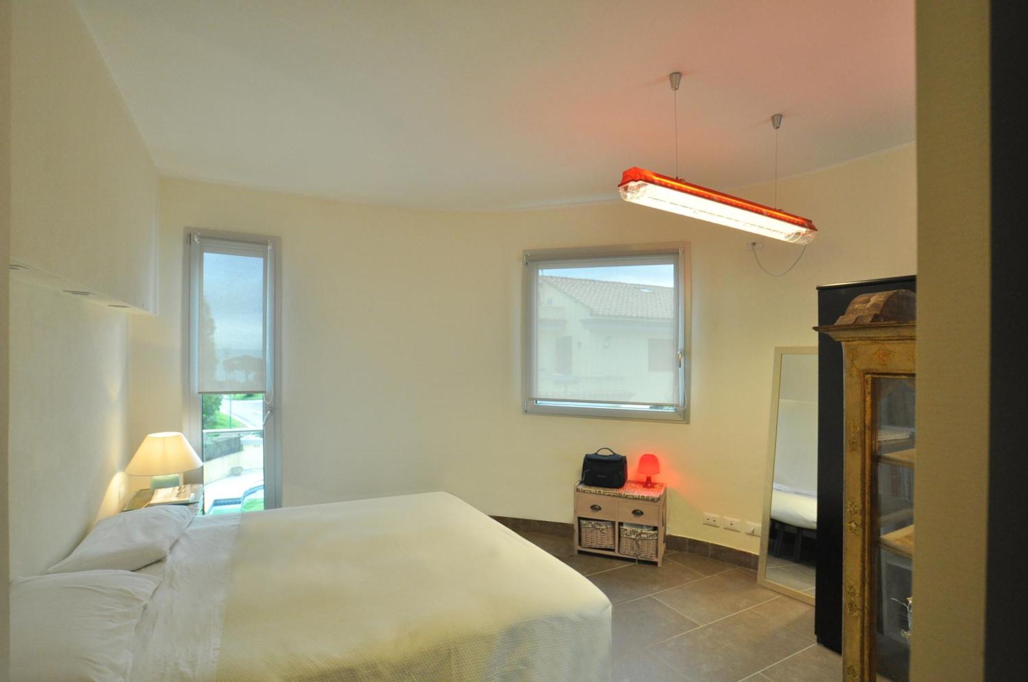Art House Quartu - Margine Rosso Bed and Breakfast Quartu SantʼElena Δωμάτιο φωτογραφία