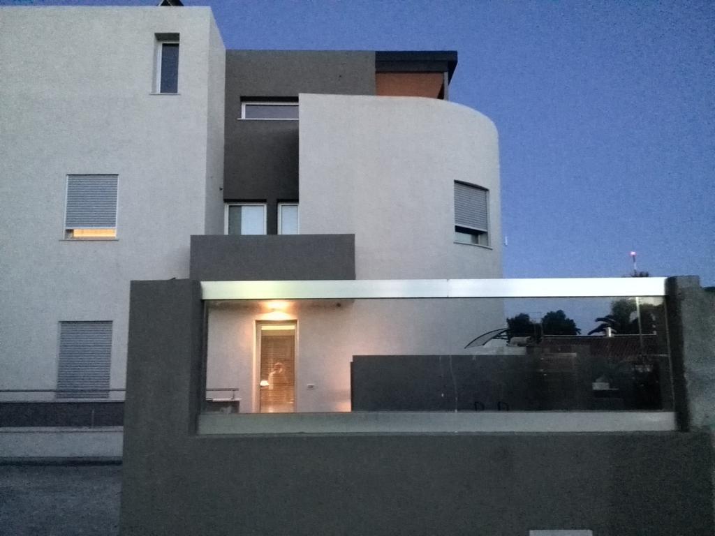 Art House Quartu - Margine Rosso Bed and Breakfast Quartu SantʼElena Εξωτερικό φωτογραφία