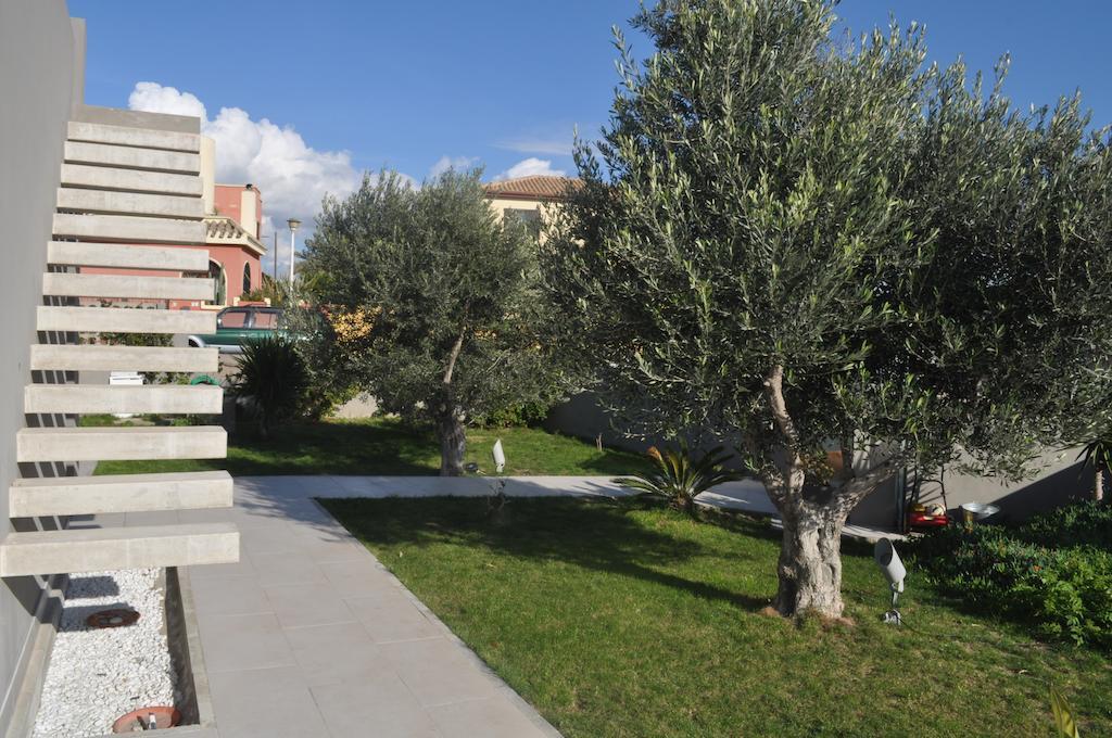 Art House Quartu - Margine Rosso Bed and Breakfast Quartu SantʼElena Εξωτερικό φωτογραφία