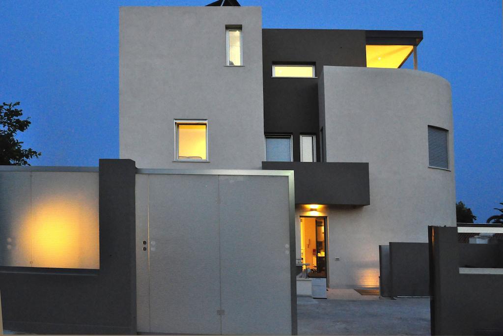 Art House Quartu - Margine Rosso Bed and Breakfast Quartu SantʼElena Δωμάτιο φωτογραφία