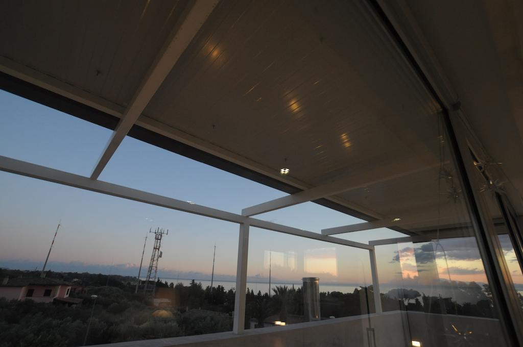 Art House Quartu - Margine Rosso Bed and Breakfast Quartu SantʼElena Δωμάτιο φωτογραφία